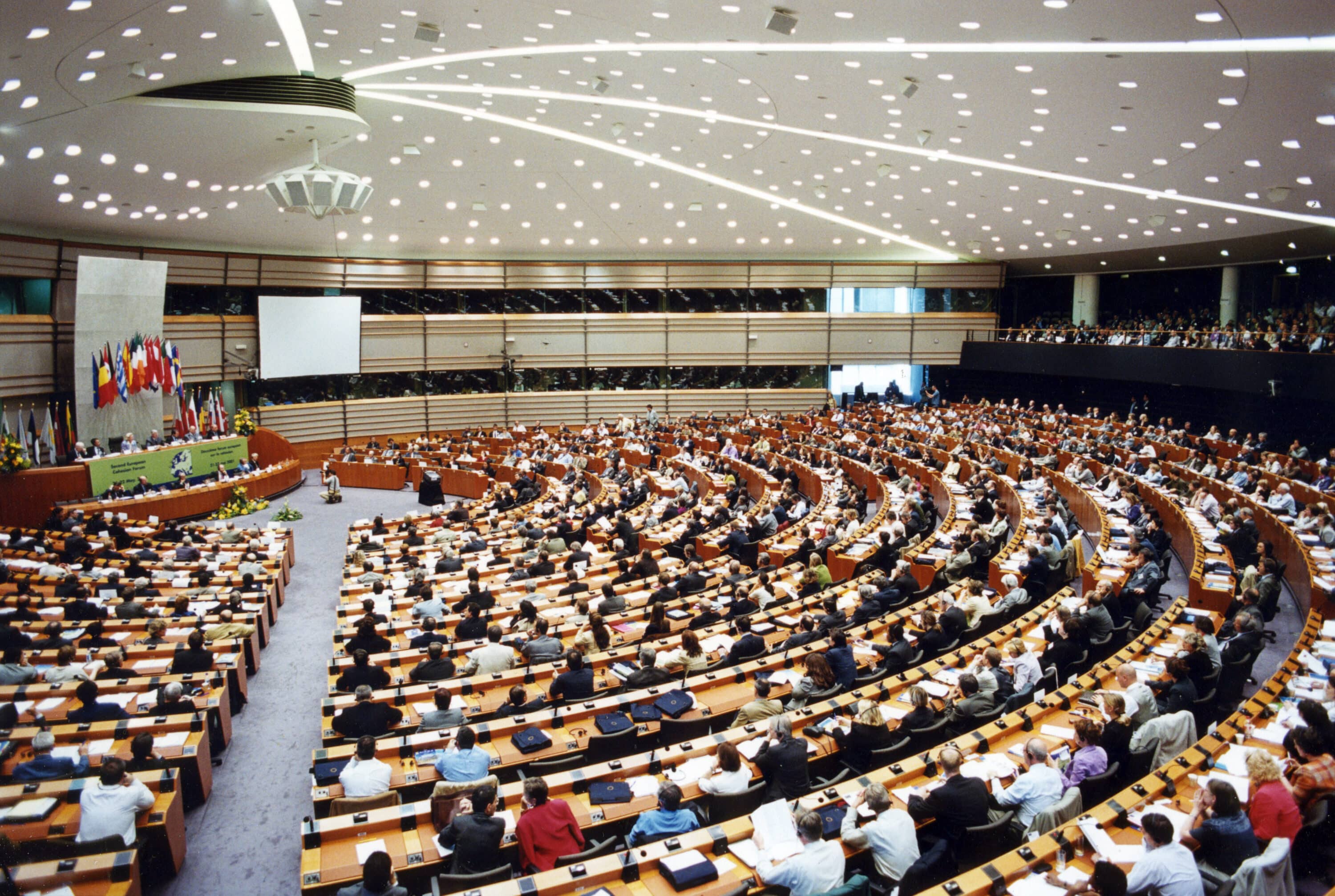 Parlamento vota 