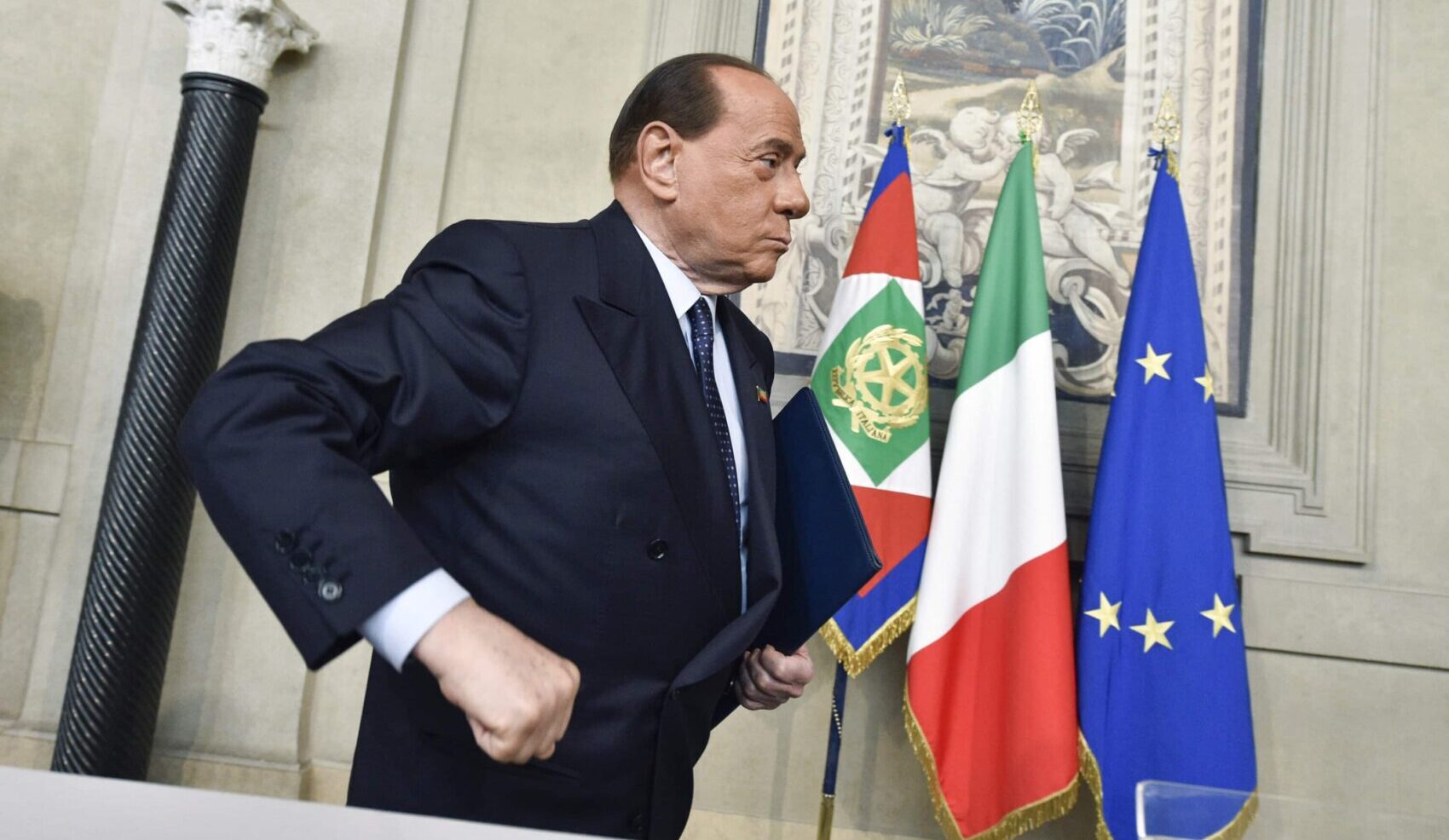 La stampa italiana in gloria di Berlusconi