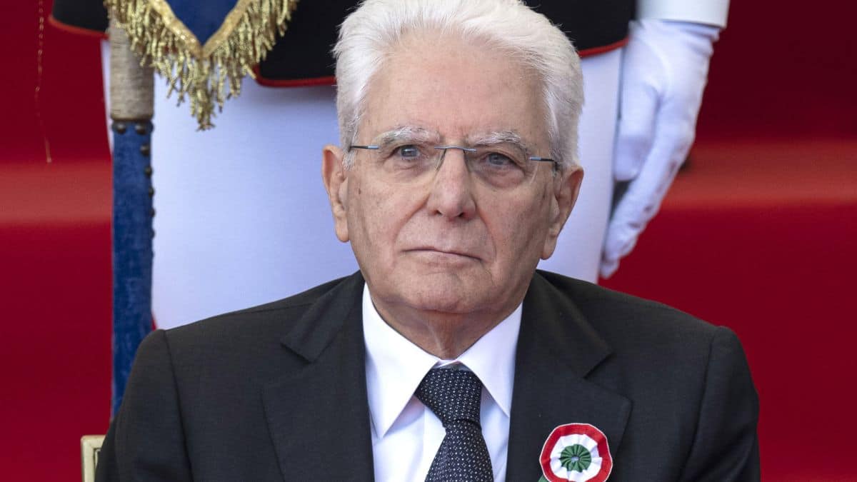 Mattarella all’anniversario della Strage di Bologna: “Fu una ferita insanabile, un monito da consegnare alle giovani generazioni”