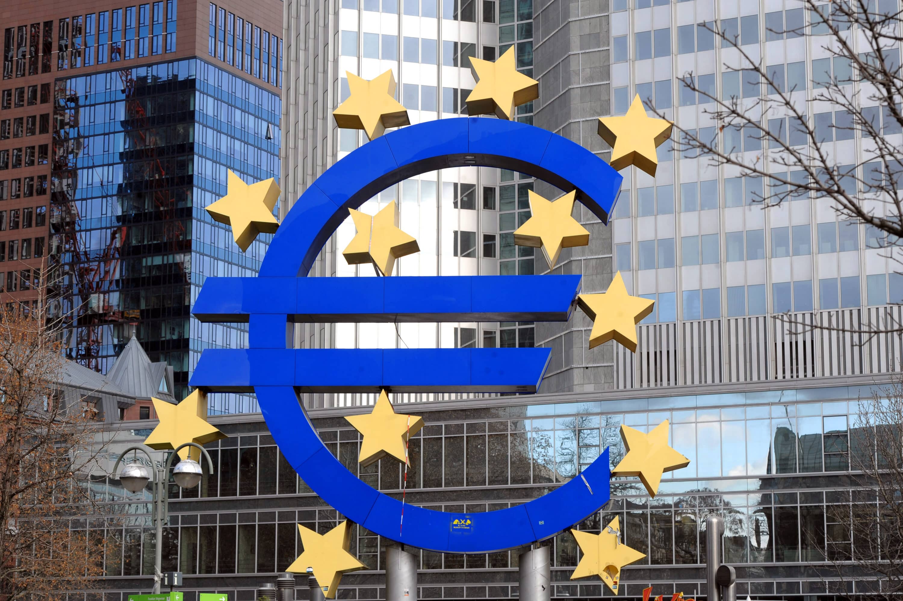 Euro digitale, la Bce lavora sui pagamenti offline: l’obiettivo è renderli simili alle transazioni in contanti