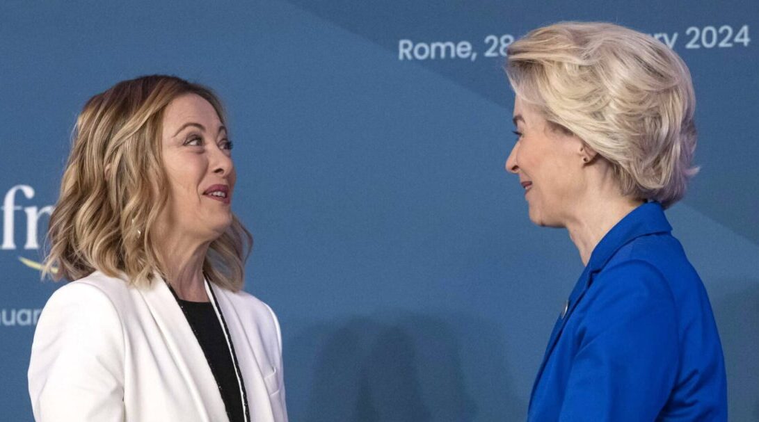 Von der Leyen snobba i Conservatori europei e per Meloni si preannuncia un euro-flop