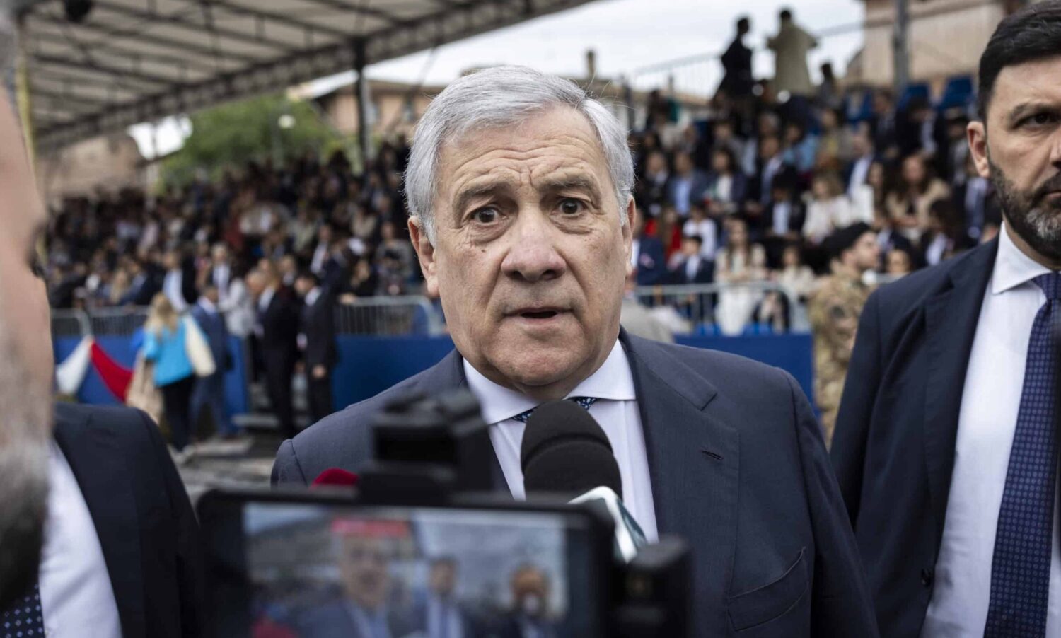 Scioglimento di Casapound, Tajani non esclude l’ipotesi ma spiega che la decisione “spetta ai magistrati”