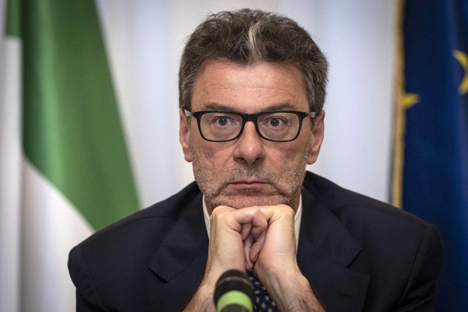 Giorgetti alza bandiera bianca: la crescita all’1% nel 2024 non è realistica