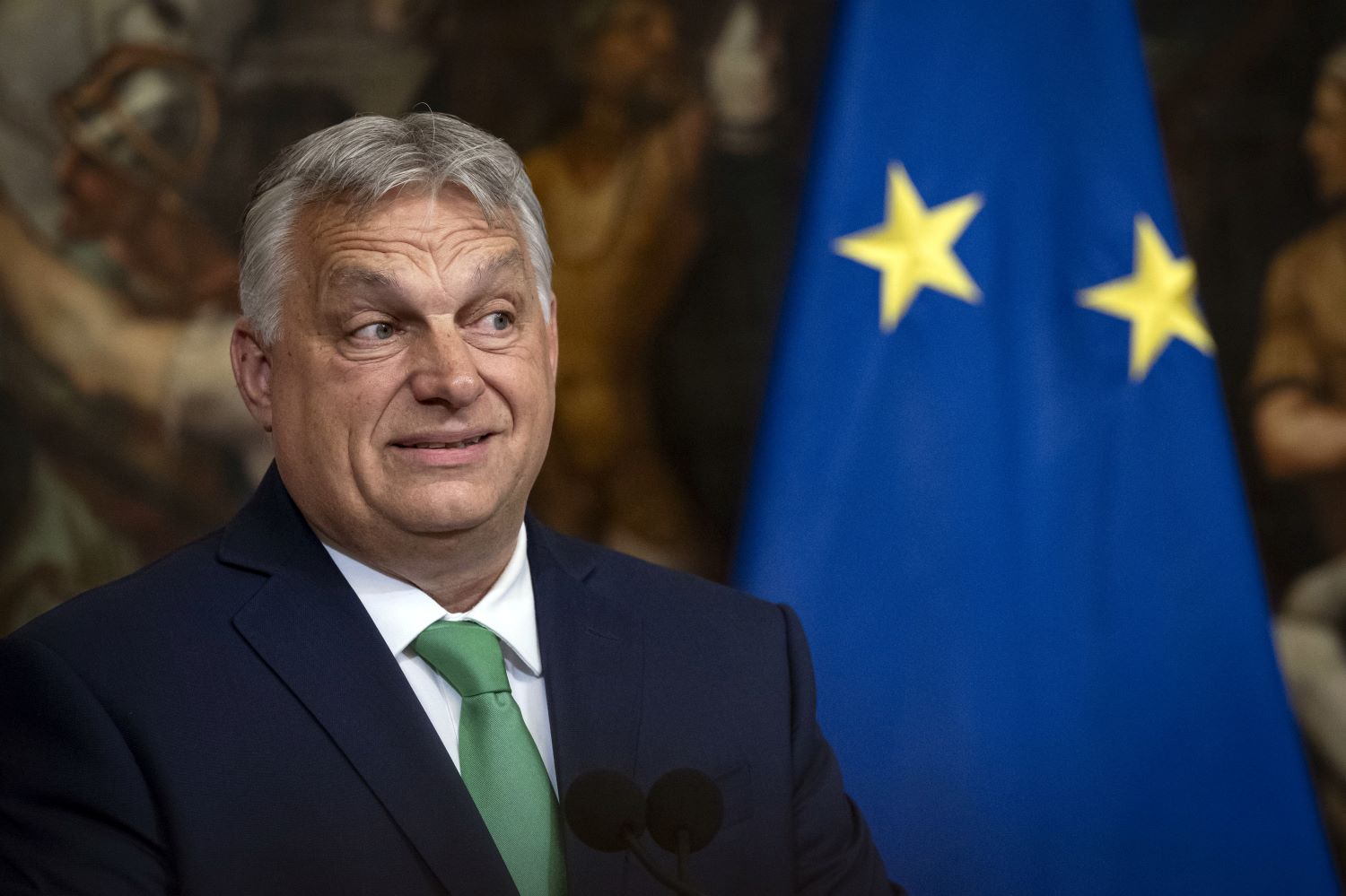 L’ennesima sfida di Orban alla Ue: “Biglietti gratis a tutti i profughi per raggiungere Bruxelles”