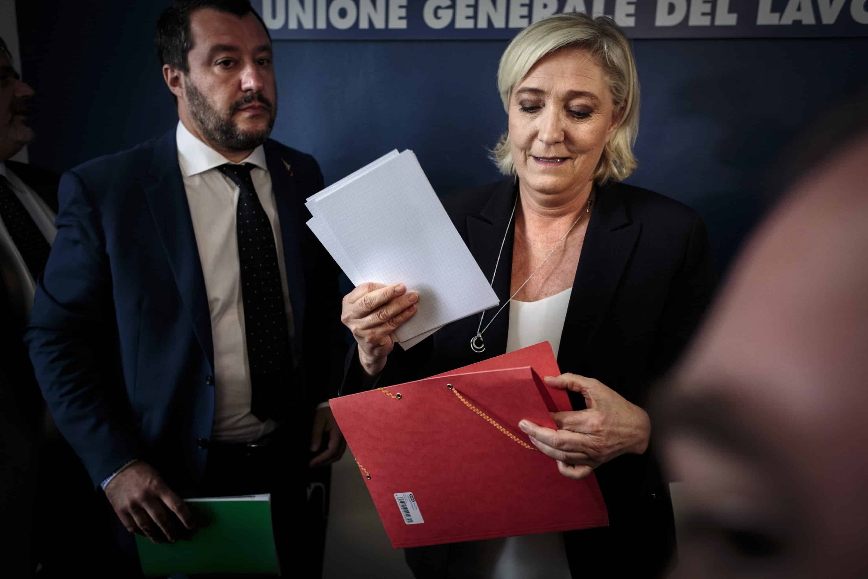 Fondi dell’Unione europea usati per il partito, Le Pen a processo