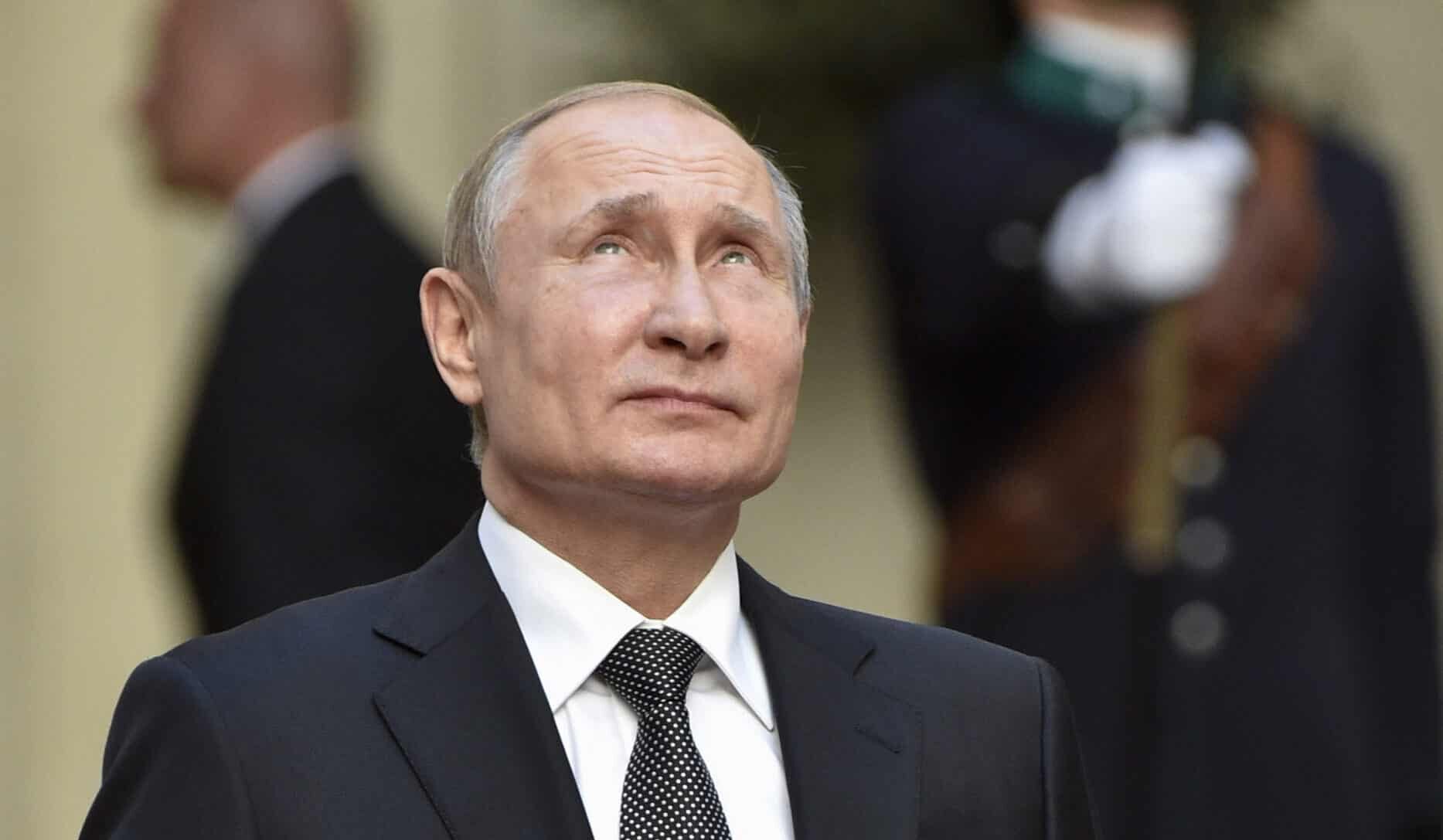 Putin si dice pronto ai negoziati di pace ma la Nato insiste: “Aumentare la spesa in armi degli Stati membri e il sostegno a Kiev”