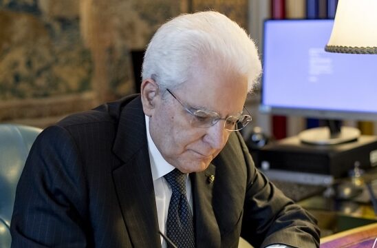 Lezione a Meloni, Mattarella replica a Musk: “L’Italia sa badare a sé stessa”