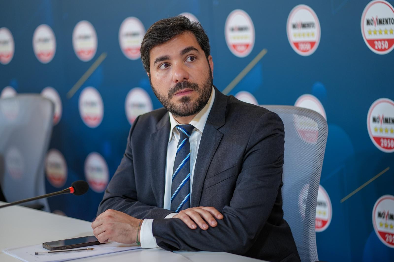 Settimana corta, parla Aiello (M5S): “Le destre scappano ma noi non molliamo”